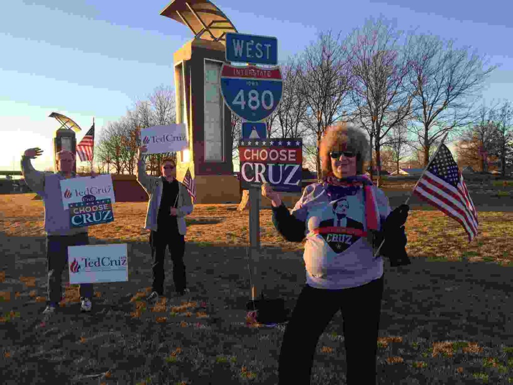 Ted Cruz sign wave Lulu